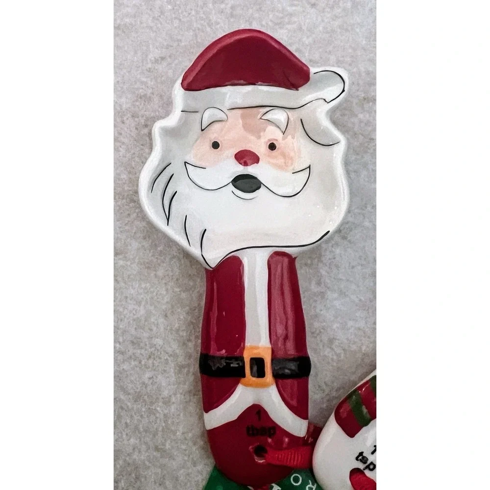 NEW NWT LOT OF 4 SLEIGH BELL BISTRO CHRISTMAS MEASURING SPOON SET SANTA REINDEER